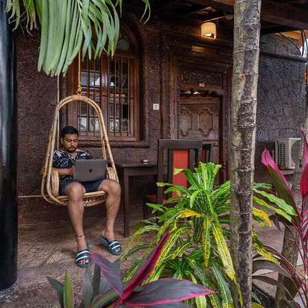Madpackers Goa Anjuna - Bar エクステリア 写真