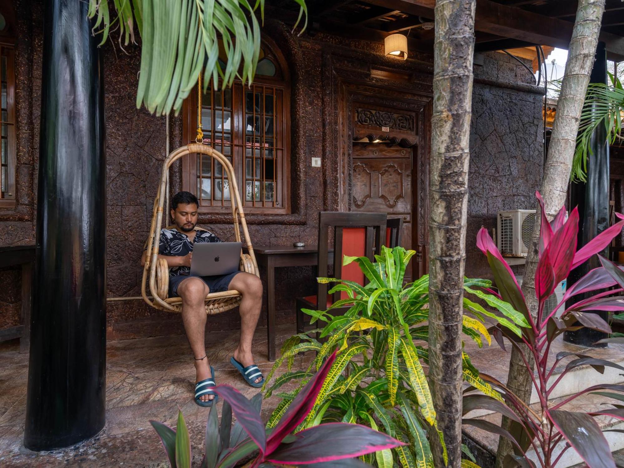 Madpackers Goa Anjuna - Bar エクステリア 写真