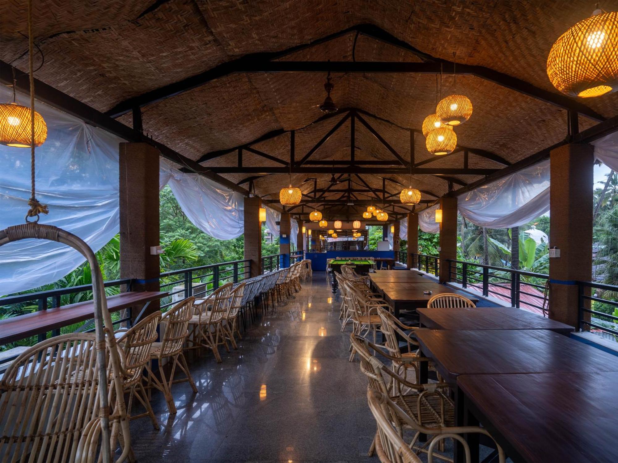 Madpackers Goa Anjuna - Bar エクステリア 写真