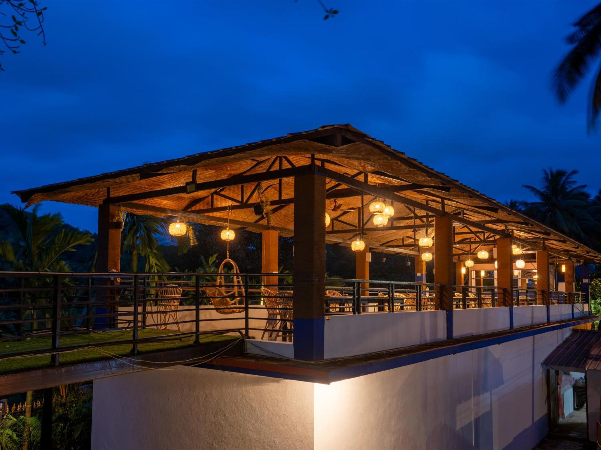 Madpackers Goa Anjuna - Bar エクステリア 写真