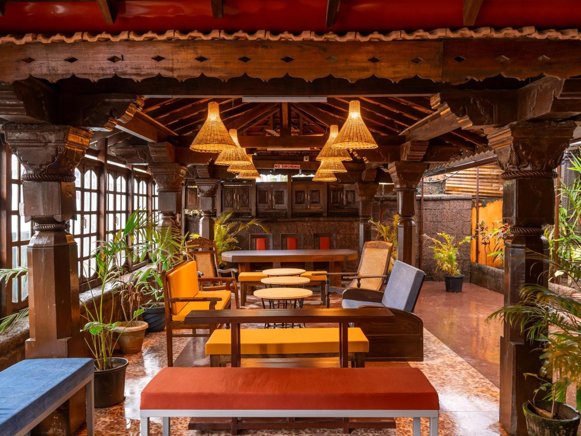 Madpackers Goa Anjuna - Bar エクステリア 写真
