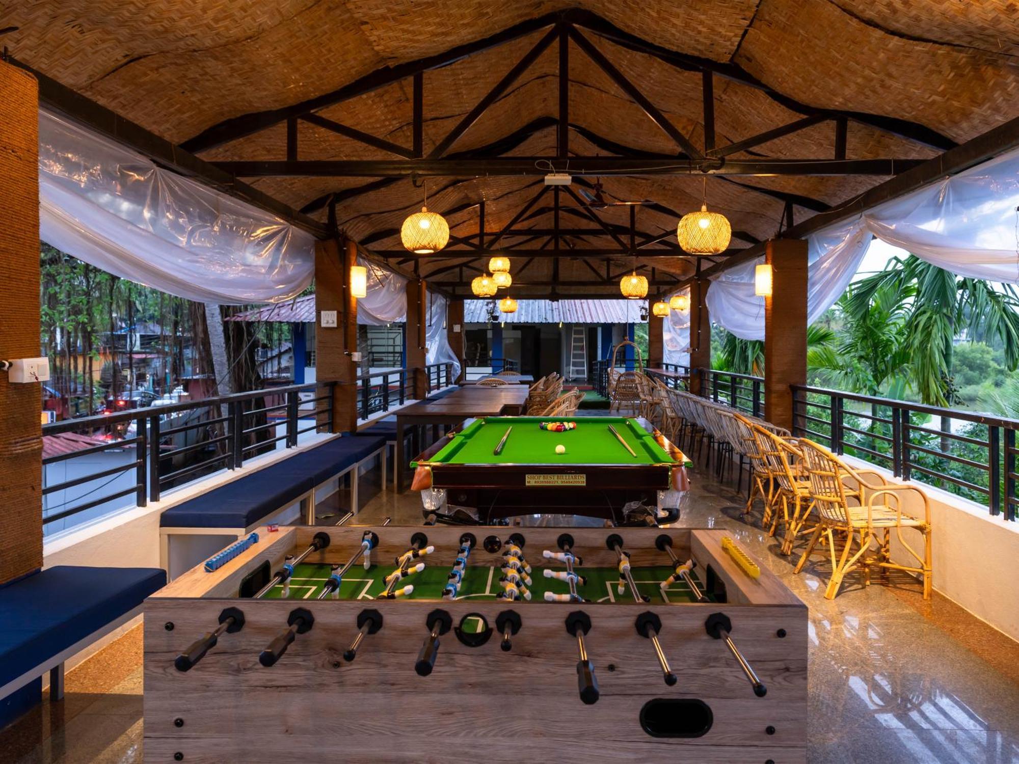 Madpackers Goa Anjuna - Bar エクステリア 写真