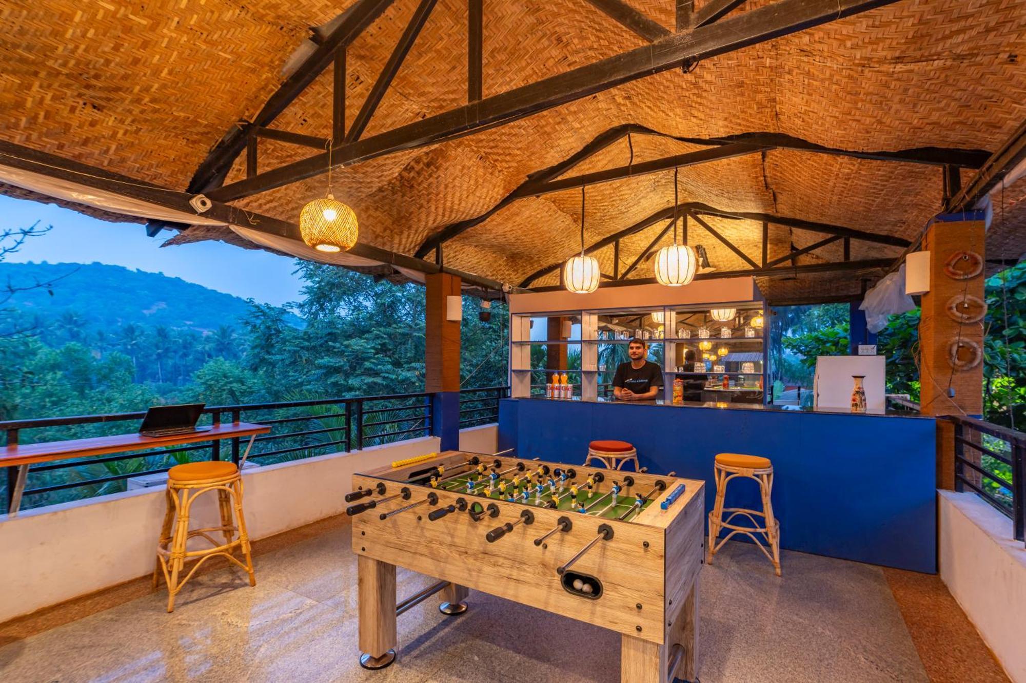 Madpackers Goa Anjuna - Bar エクステリア 写真