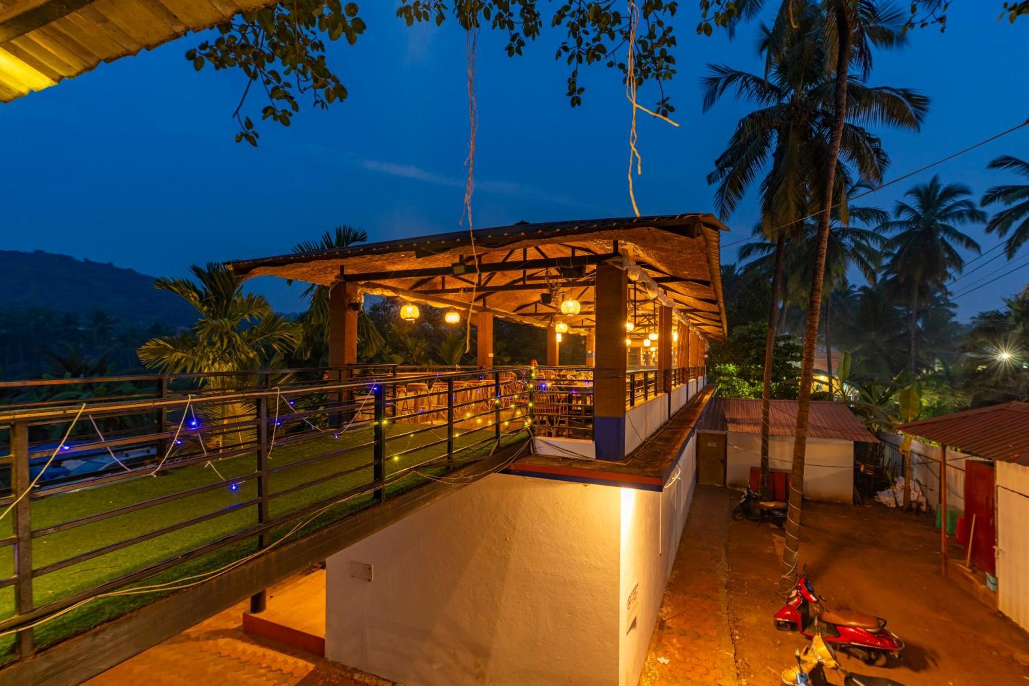 Madpackers Goa Anjuna - Bar エクステリア 写真