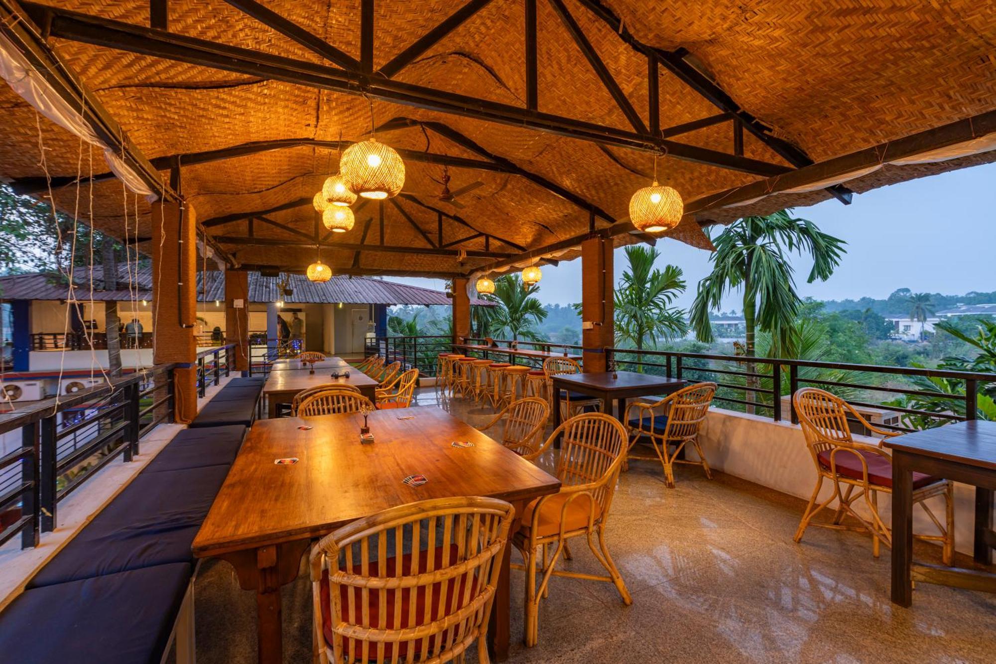 Madpackers Goa Anjuna - Bar エクステリア 写真